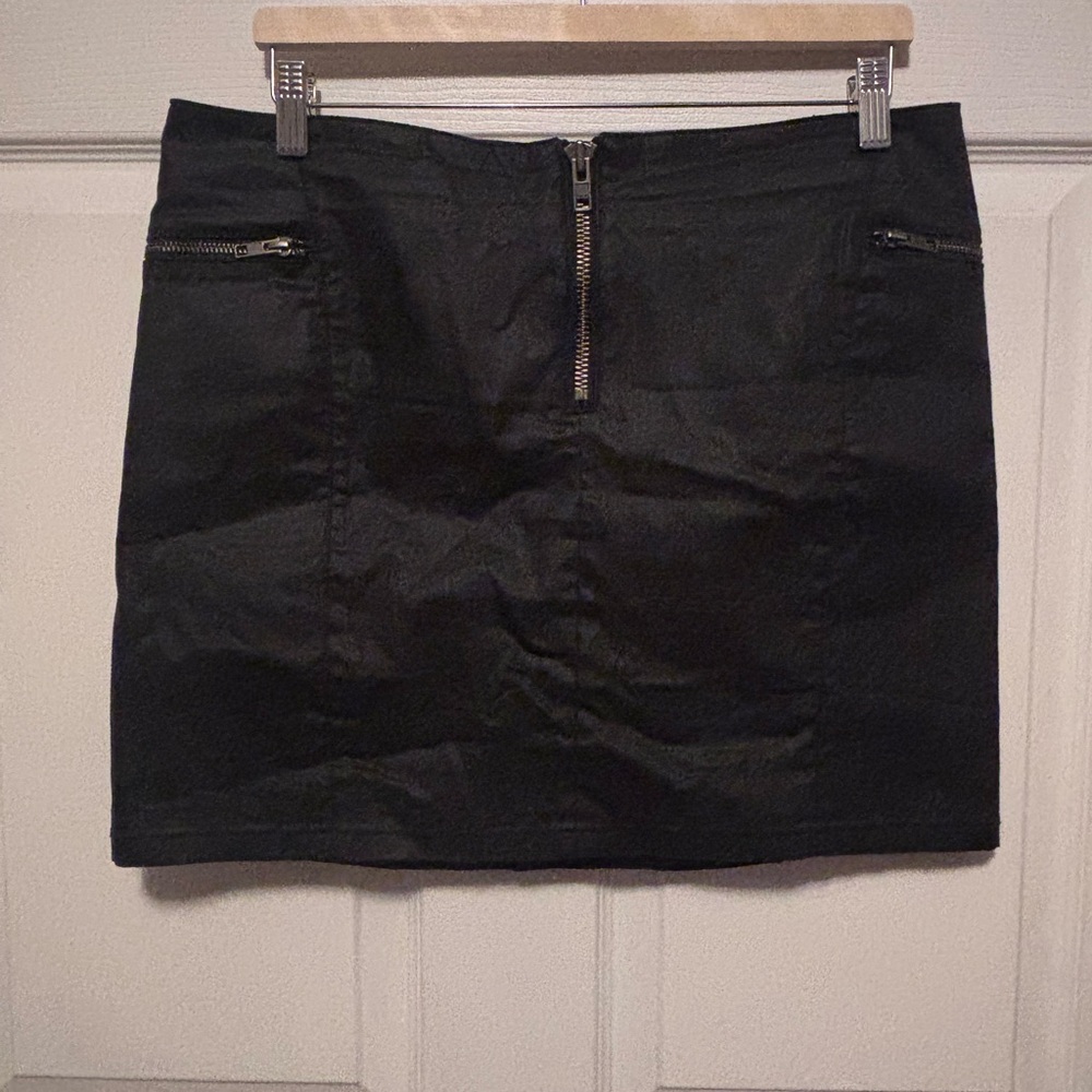 Rebecca Minkoff black zipper mini skirt 8